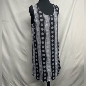 Pink Republic Black and White Shift Dress Large